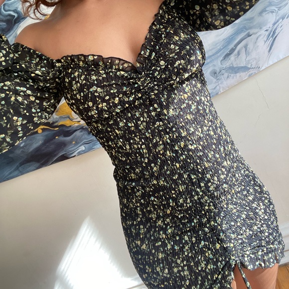 Ruched Tropical Dress - Picture 5 of 5